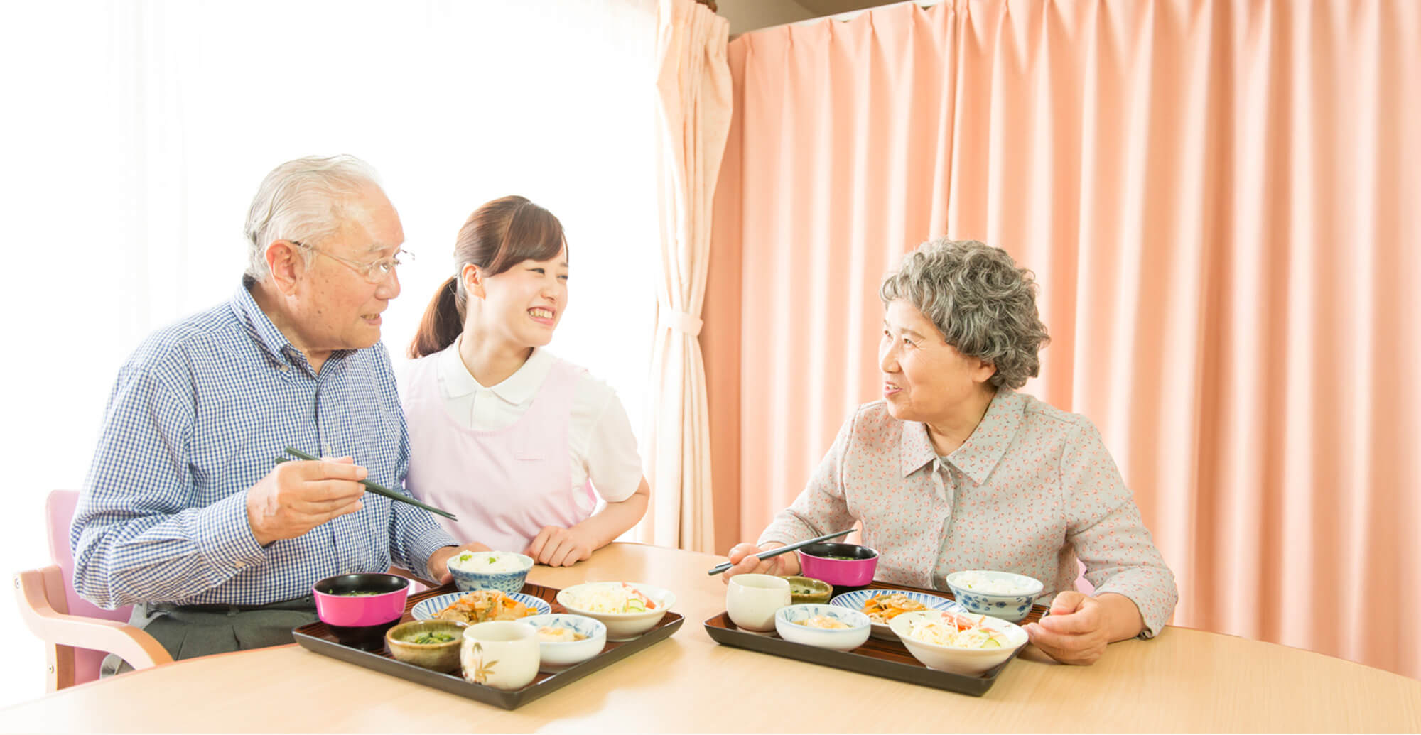 想いでつなぐ、地域の福祉。 ─ 安心とあたたかさのある居場所づくり。